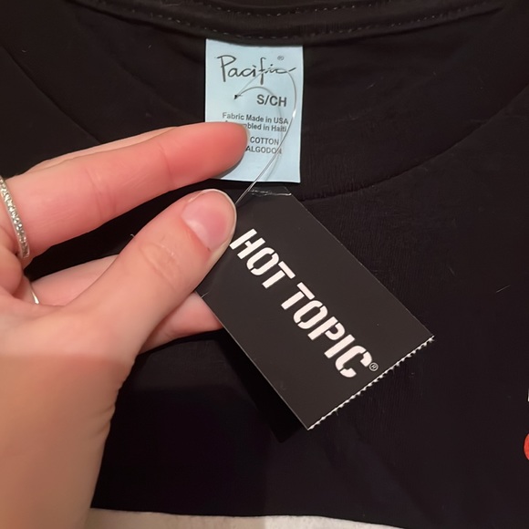 NEW WITH TAGS NEVER WORN Discontinued Size Small Twenty One Pilots Tee - Picture 3 of 4